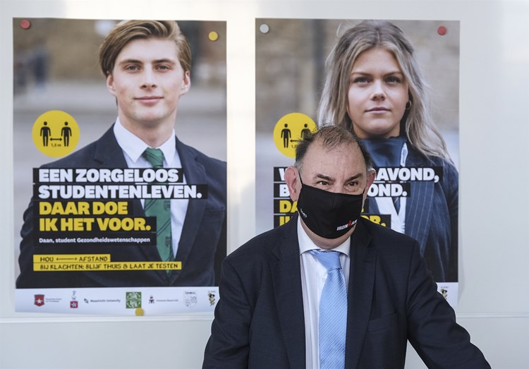 Wethouder Bert Jongen van Onderwijs, Jeugdzorg, Studentenstad en Sport bij de aftrap van de campagne